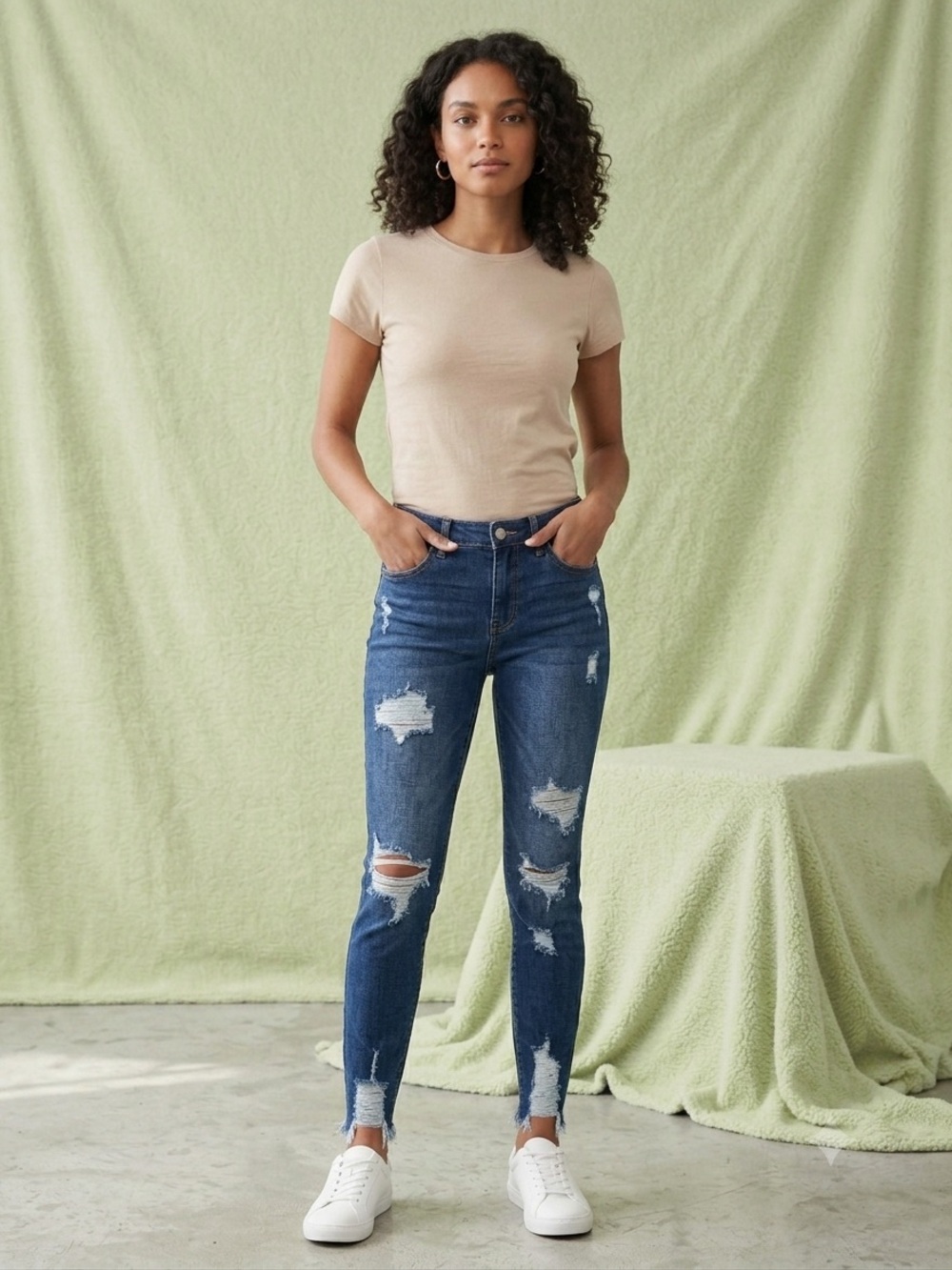 Mid-Rise Distressed Skinny Jeans in Dark Blue Wash